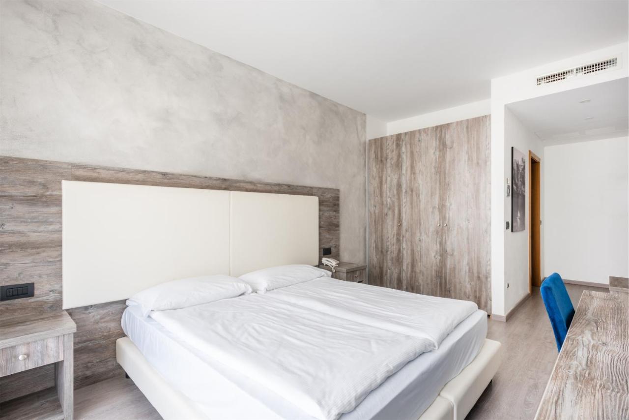 Hotel De Nac Torbole Sul Garda Zewnętrze zdjęcie