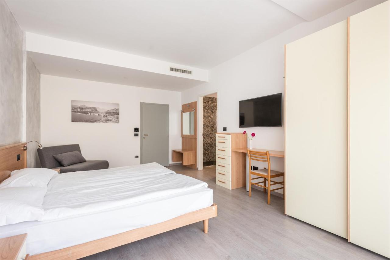 Hotel De Nac Torbole Sul Garda Zewnętrze zdjęcie