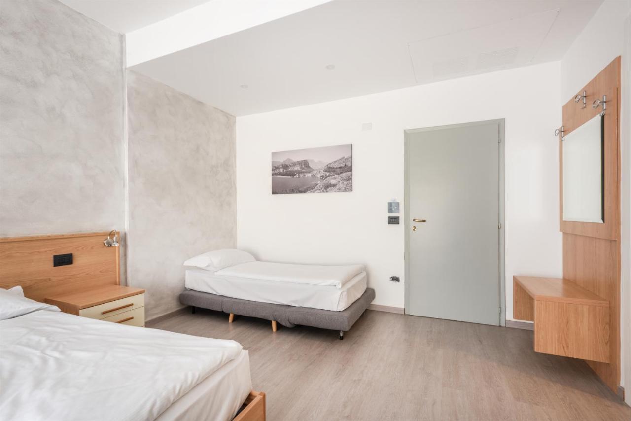 Hotel De Nac Torbole Sul Garda Zewnętrze zdjęcie
