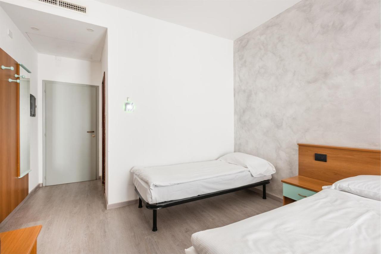 Hotel De Nac Torbole Sul Garda Zewnętrze zdjęcie