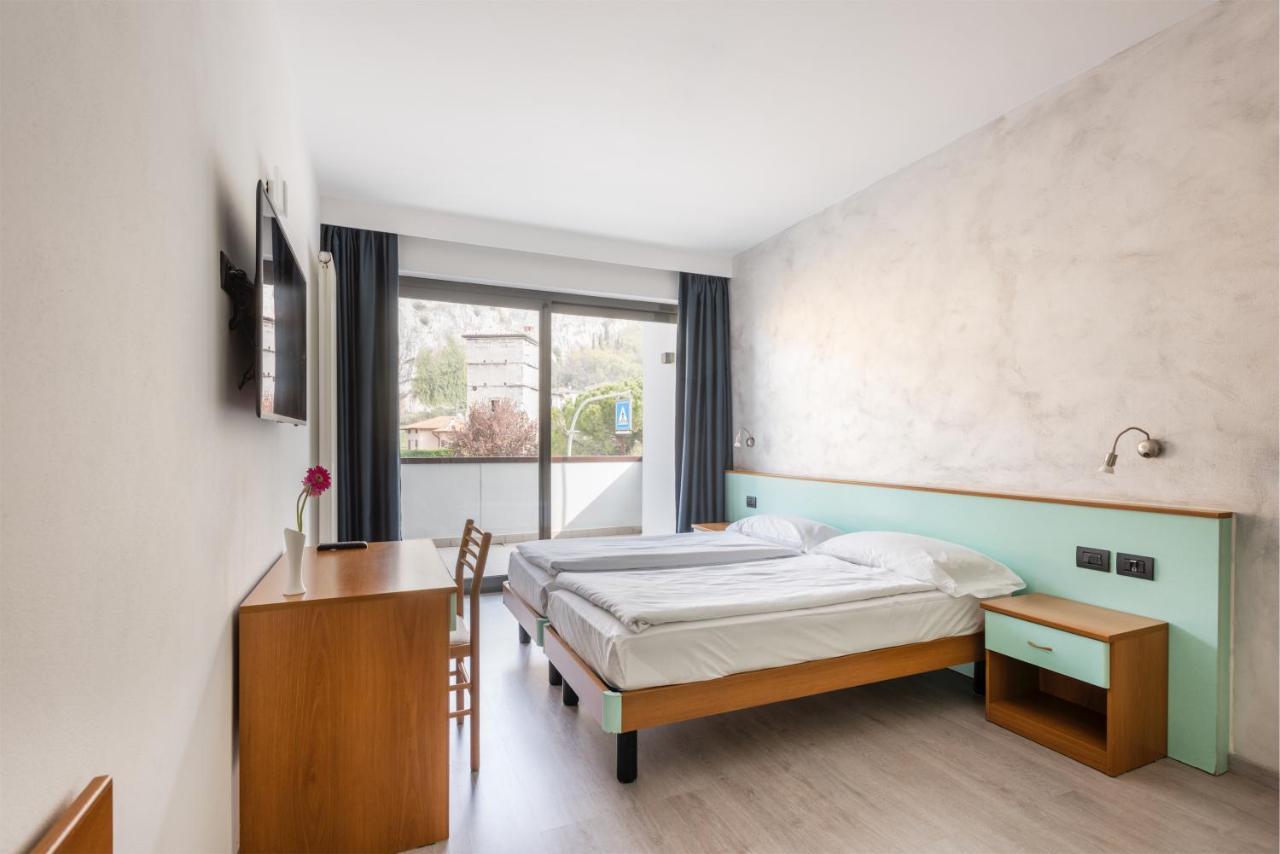 Hotel De Nac Torbole Sul Garda Zewnętrze zdjęcie