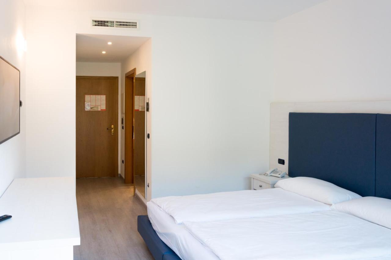 Hotel De Nac Torbole Sul Garda Zewnętrze zdjęcie